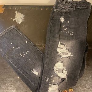 NWOT HOST PICK Judy Blue bleached distressed boyfriend jeans